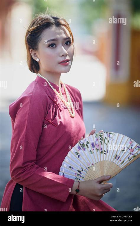 Ciudad Ho Chi Minh Vietnam Mujeres Retrato En El Color Rosa Ao Dai