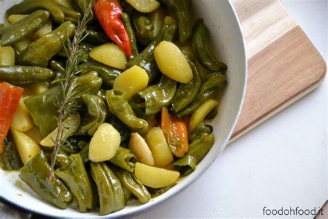 Peperoncini Verdi E Patate In Padella Friggitelli In Padella