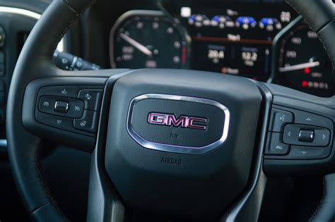 2022 Gmc Sierra 1500 Limited Keeps Things Older School Cnet