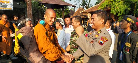 Owh Sampai Di Magelang Bhikkhu Thudong Akan Mengikuti Acara Ini Simak