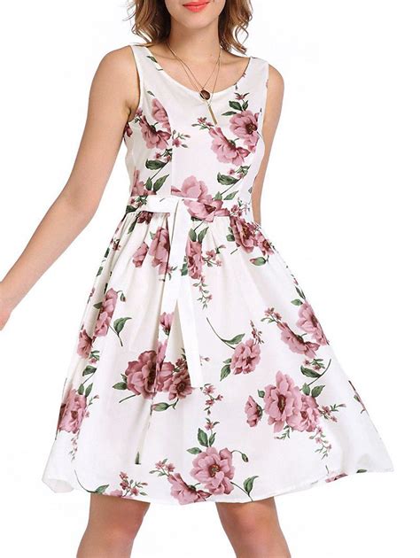 [31 Off] Knee Length Floral Flare Swing Dress Rosegal