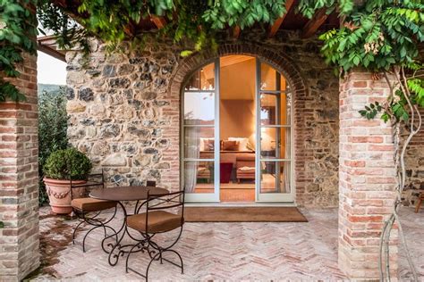 Check Out This Amazing Luxury Retreats Property In Tuscany With 5