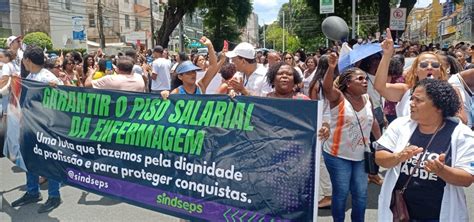 Em Mobiliza O Por Piso Salarial Profissionais Da Enfermagem Protestam