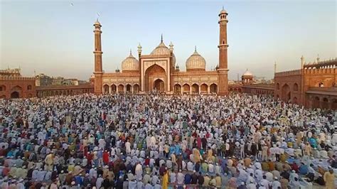 Eid prayers మసల సదరలక మద ఈద శభకకషల president