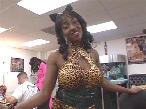 Catch Some Sexy Ebony Porn Starlets In Behind The Scenes Candid Action Mercenary Pictures