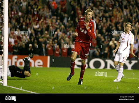 Liverpools Peter Crouch Turns To Celebrate His Goal Hi Res Stock