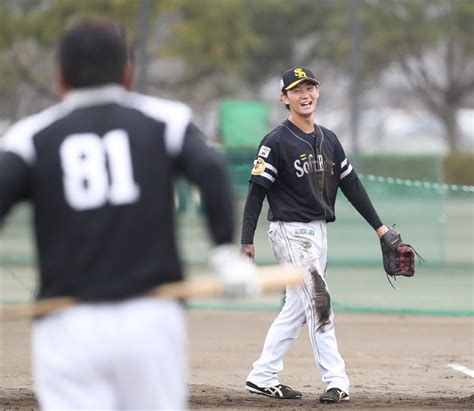 【ソフトバンク】藤本監督「もう少し確率上げてもらいたいけど」2度目のチーム打撃練習 プロ野球写真ニュース 日刊スポーツ