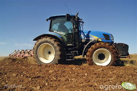 New Holland T Delta Unia Grudzi Dz Atlas Obrazek Fotka