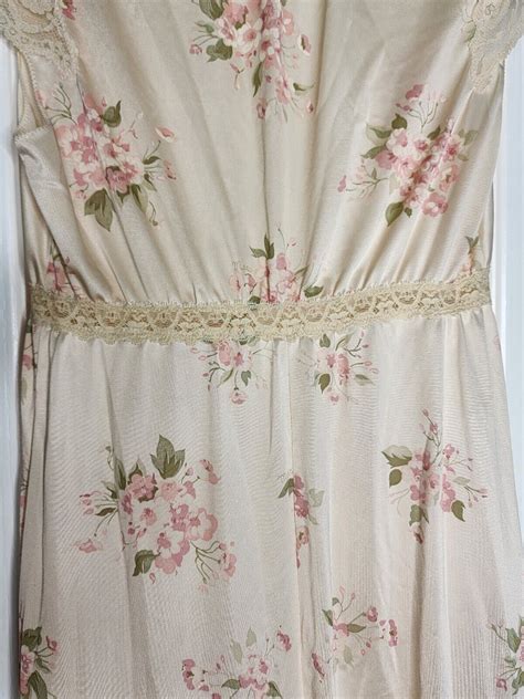 Womens Vintage Miss Elaine Long Nightgown Peach Flor… Gem