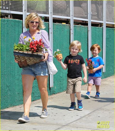 Does Amy Poehler Have A New Boyfriend After Splitting From Husband Will ...