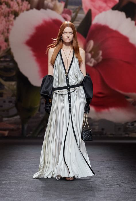 chanel fashion show  uk tobe adriena