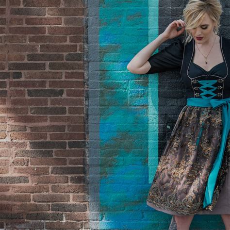 Dresses For Okotberfest What Do I Wear To Oktoberfest Dirndl Dress