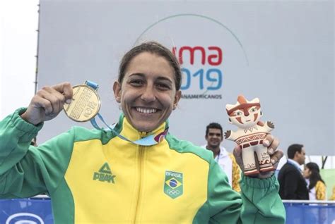 Triatleta Luisa Baptista Recebe Alta Hospitalar Tr S Meses Ap S Acidente