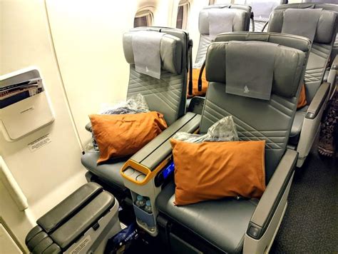 Review Singapore Airlines B777 300er Premium Economy Nrt Sin The