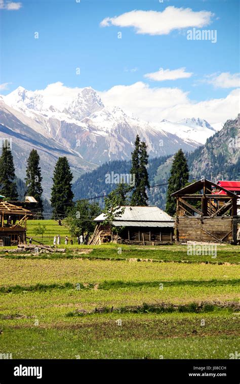 Cottages In The Neelum Valley Azad Kashmir Stock Photo Alamy