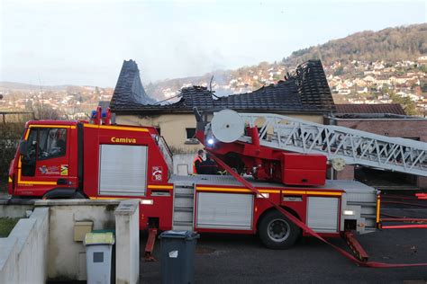 Échenoz la Méline Maison détruite par les flammes une personne