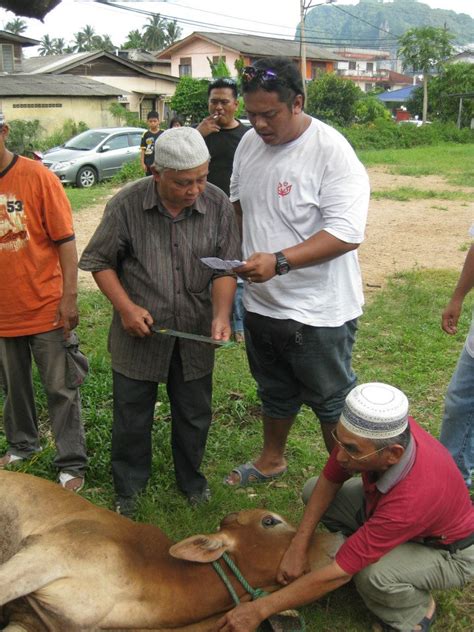 Karangan Sambutan Hari Raya Aidiladha Di Kampung 2 Luisa Bruen