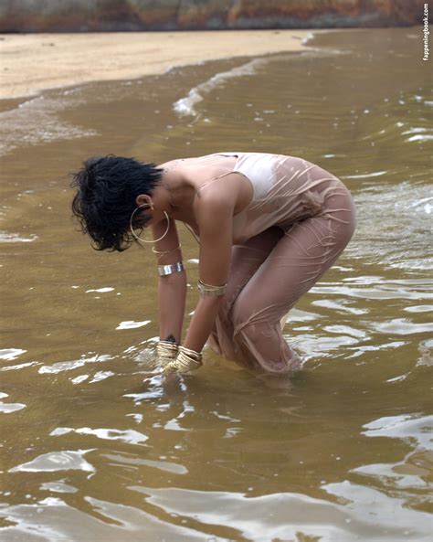 Rihanna Nude The Fappening Photo Fappeningbook Erofound
