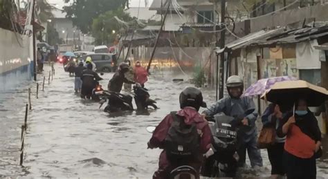 Imbas Diguyur Hujan Deras Sejumlah Wilayah Di Kota Tangerang Banjir