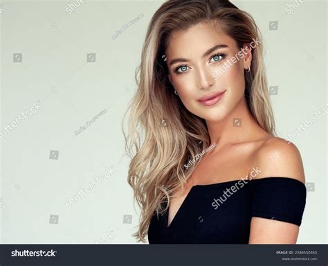 Belle Fille Blonde R Sultats Millions Dimages Libres De Droits De Photos De Stock Et D