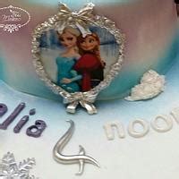 Frozen Cake Decorated Cake By F Es Maison Ahmadi Cakesdecor