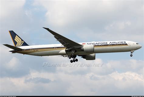 V Sws Singapore Airlines Boeing Er Photo By Alexander Jeglitsch