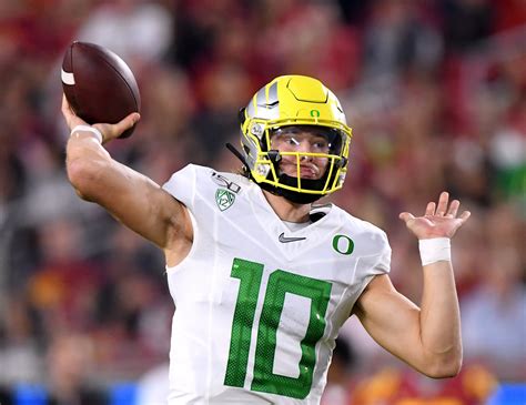 2020 Nfl Draft The Difficult And Confusing Evaluation Of Justin Herbert