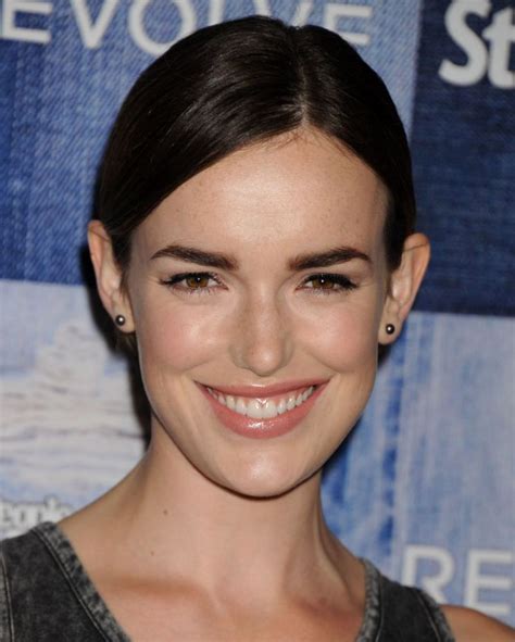 Pictures Of Elizabeth Henstridge