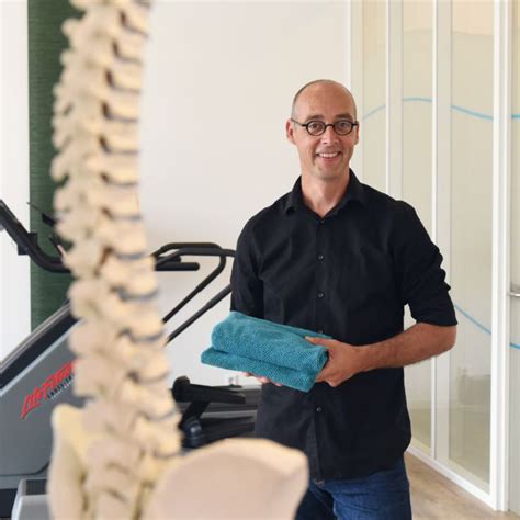 Dennis Bodewes Fysio Manuele Therapie FindmyFITCoach