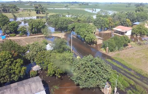 Defensa Civil Reporta 13 000 Familias Damnificadas Por Inundaciones En