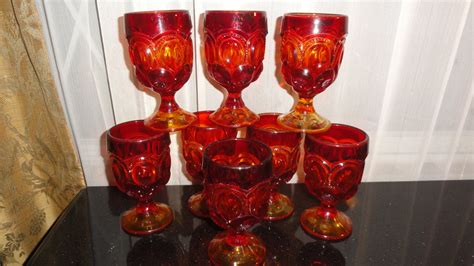 L E Smith Heritage Moon And Stars Amberina Red Set Of 8 Wine Etsy Stars And Moon Wine