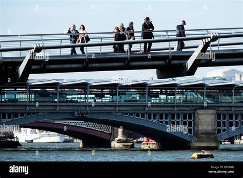 Bridges over the River Thames Stock Photo - Alamy