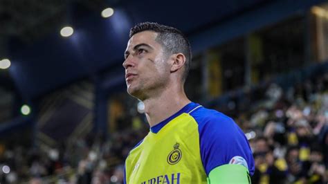 Cristiano Ronaldo Girang Bikin Gol Pertama Untuk Al Nassr