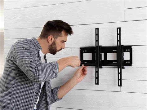 How To Mount A Flat Screen Tv On The Wall Tuff Techies