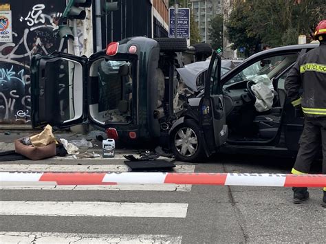 Sesto Rocambolesco Incidente Auto Si Ribalta