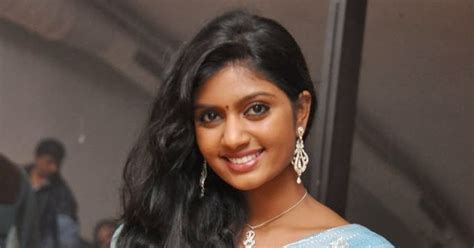 Kerala Mallu Aunty Anjana Hot In Transparent Saree Deep Navel Bulging Cleavage In Sexy Blouse