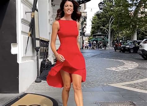 Daniela Ferolla Le Gambe Da Urlo Di Rai 1 Sfida In Rosso A Kelly