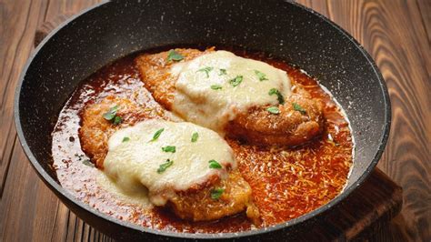 Pollo a la parmesana Una exquisita receta fácil de hacer