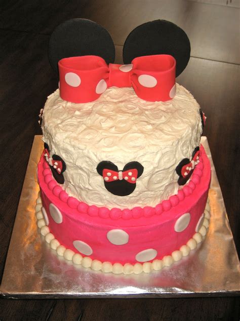 Ashley's Cakery: Minnie Mouse Cake