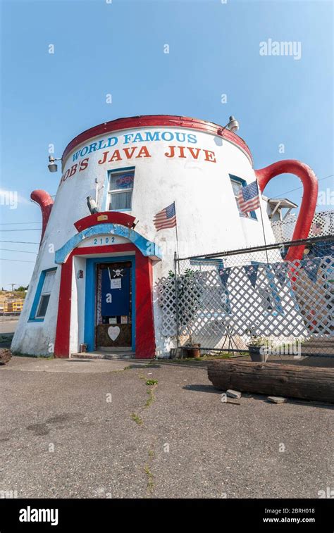 World Famous Bobs Java Jive Coffee Pot Shaped Restaurant At 2102 South