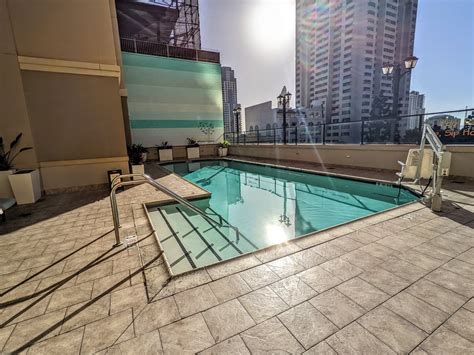 Westin San Diego Gaslamp Quarter - Outdoor swimming pool - No Home Just Roam