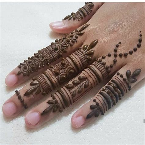 Pin By Indra Brooks On Henna In 2024 Circle Mehndi Designs Mehndi