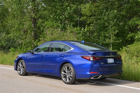 2019 Lexus ES 350 F Sport Review - GTspirit