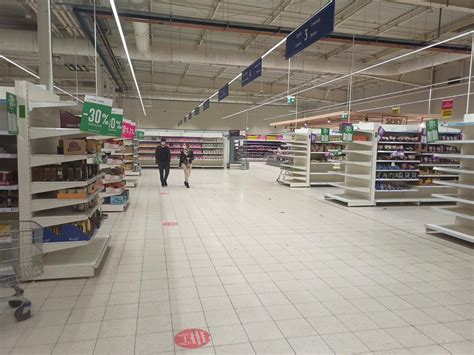 Tesco Kapelanka Znika Z Mapy Krakowa Trwa Wyprzeda Ostatnich Produkt W