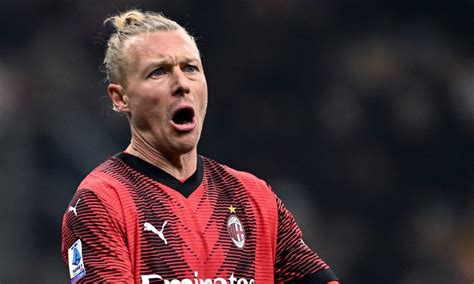 Infortunio A Simon Kjaer Aggiornamenti Sul Difensore Del Milan