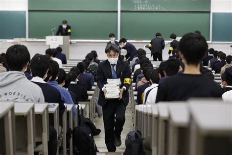 Japan's new university entrance exams under way amid virus pandemic