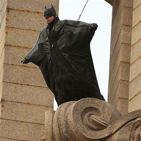 The Batman บน Instagram “robert Pattinsons Stunt Double On The Liver Building