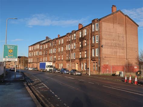 Tenement Building On Dalmarnock Road © Wrobison Cc By Sa20