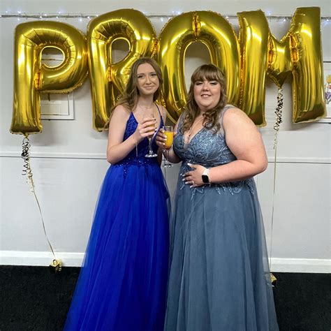 Year 11 celebrate in style at their end of year Prom – Bourne Academy