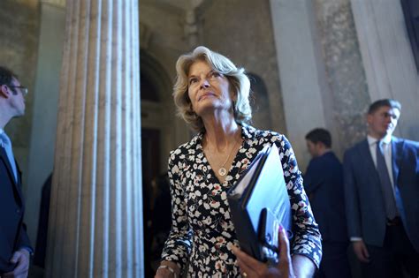 Alaska Sen. Lisa Murkowski to run in 2022; Trump backs rival ...